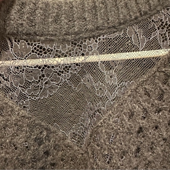 EXPRESS Cable Knit Crew Neck Lace Sweater Women's Size Large Dark Gray - Picture 6 of 6